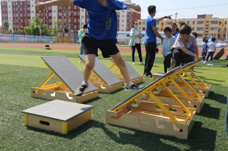 O movimento parkour infantil continua a florescer, o equipamento macio de segurança Xinoutai se torna um novo ponto de acesso para compras no exterior