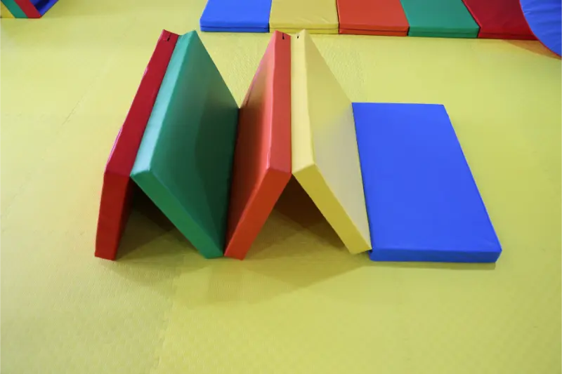 XOT XIN OUTAI aprofunda pesquisa e desenvolvimento de produtos, fornecendo soluções personalizadas de equipamentos leves para instituições esportivas infantis globais