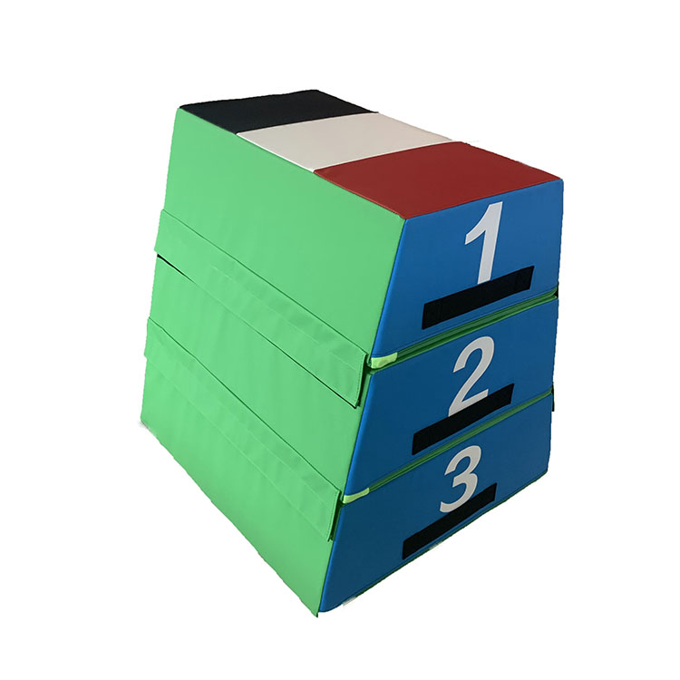 Caixa de salto pequena de três seções